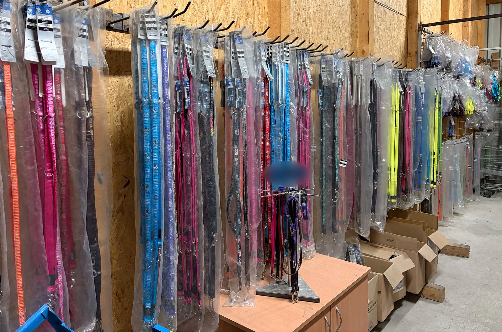 Leads and collars in the warehouse